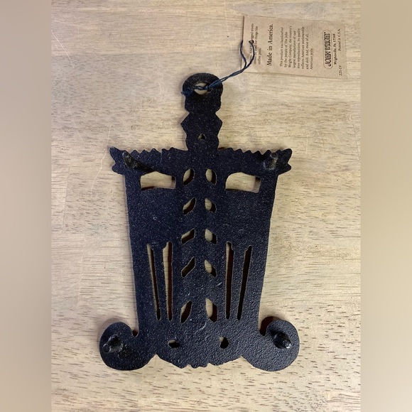 John Wright Cast Iron Broom‎ Trivet Vintage Painted - Picture 2 of 6